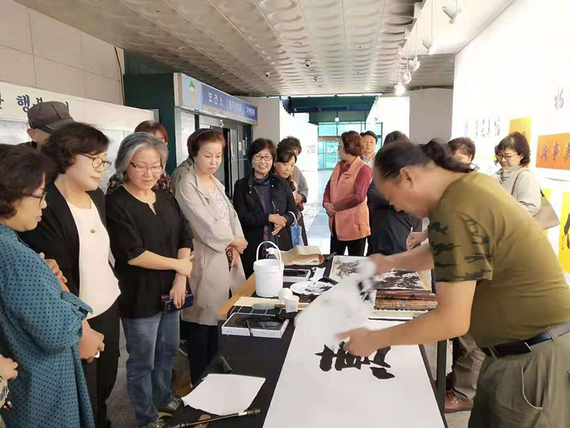 ��������